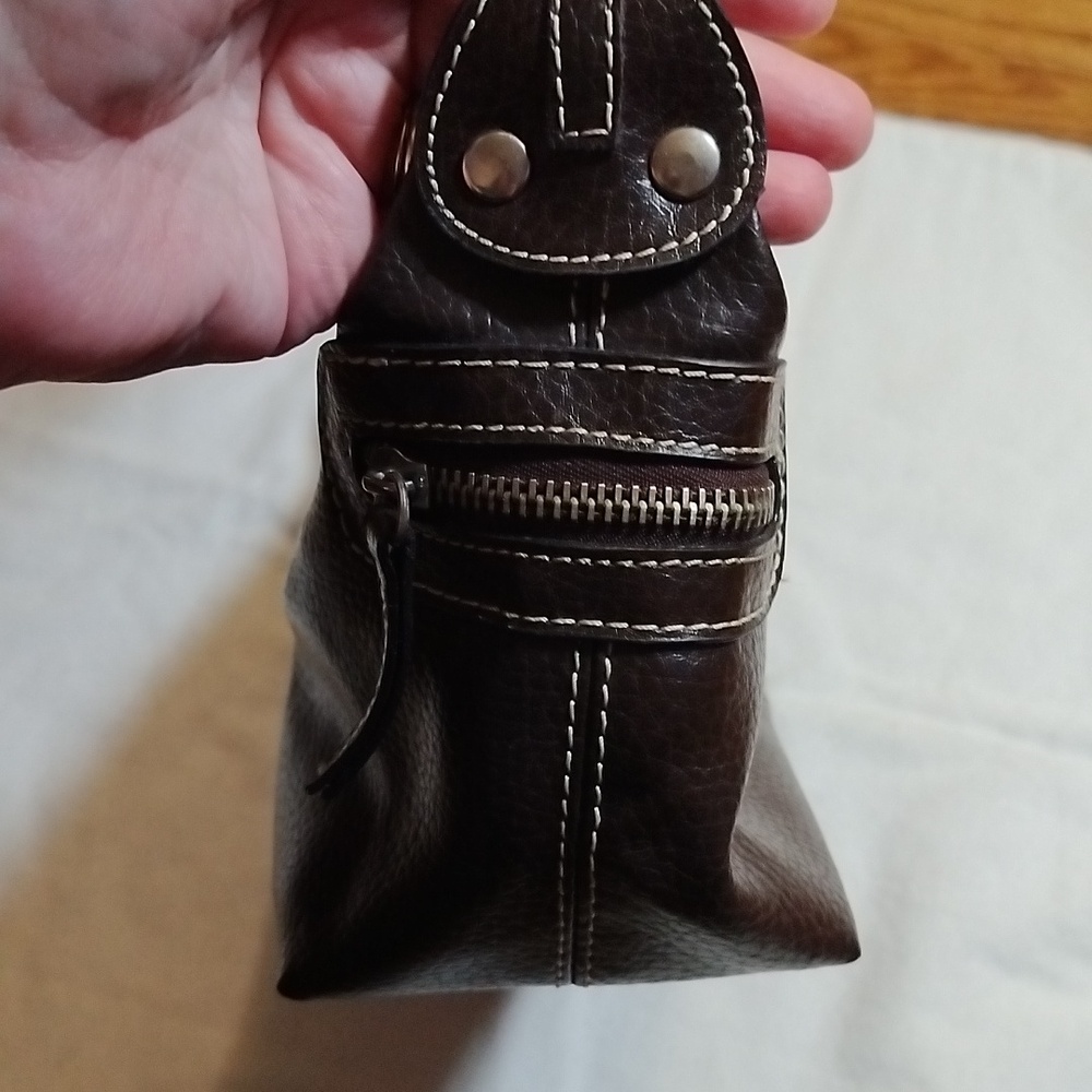 Rich Brown Bag / Purse with Zipper Closure and Elongated Shape - Picture 8 of 9